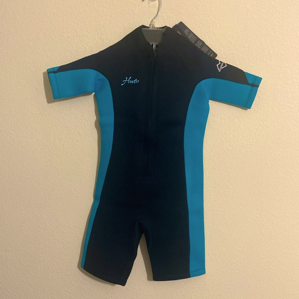 HEVTO Children's Rash Guard Wetsuit w Short Sleeve/Shorts Size 8